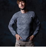 幾何学風バイヤス柄クルーネックニット