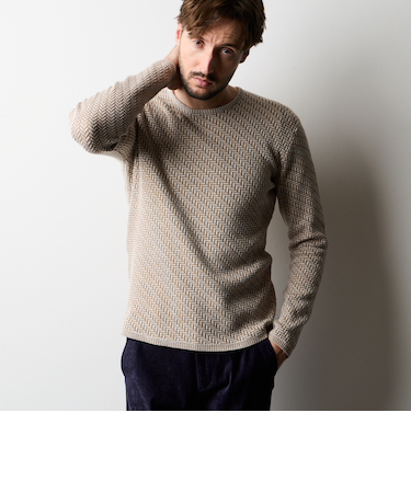 幾何学柄引き揃えＪＱクルーネックニット