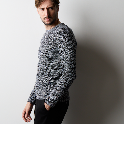 幾何学柄引き揃えＪＱクルーネックニット