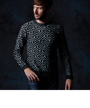 幾何学柄ジャカードニット