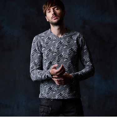 ヘリンボーン×アイビージャガードVネックプルオーバー