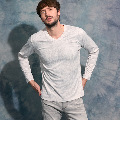 パイソン柄プリントVネックプルオーバー