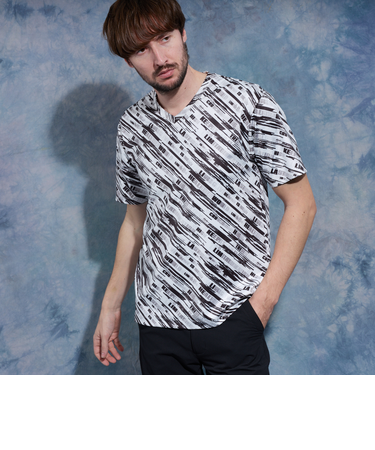 バイアスグラデーションロゴプリントVネック半袖Ｔシャツ