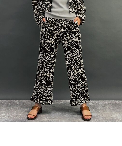 コード刺繍パンツ