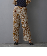 コード刺繍パンツ