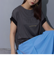 エンボス刺繍Tシャツ
