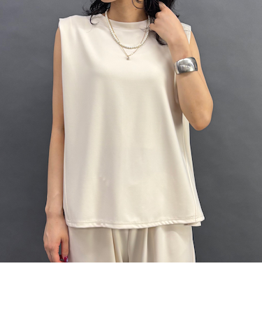 スリーブレスブラウス