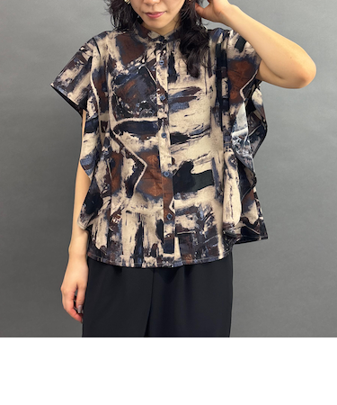 フリル袖柄シャツ