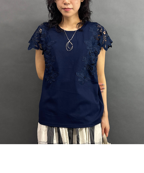 袖レースプルオーバー