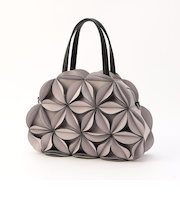 3Dフラワーストラップ付きミニボストンバック