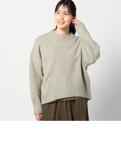 ショートクルーネックニット