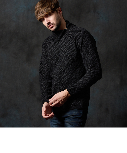 ゼブラ柄衿ファスナータートルネックニット