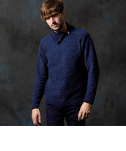 ゼブラ柄衿ファスナータートルネックニット