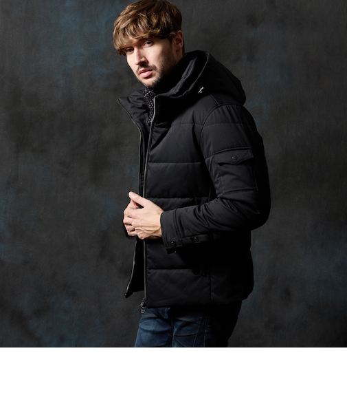 フードプリント中綿ブルゾン