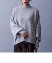 ハイネックニットプルオーバー