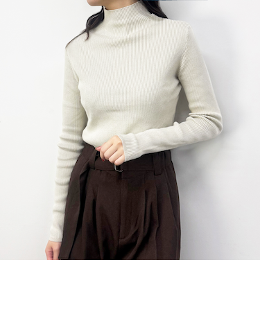 ハイネックリブニット