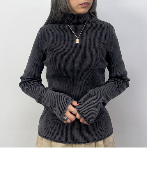 ハイネックリブニット