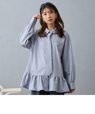 ペプラムデザインブラウス