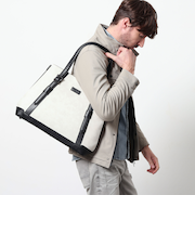 サイドジップトートバッグ