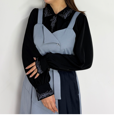 刺繍デザインブラウス
