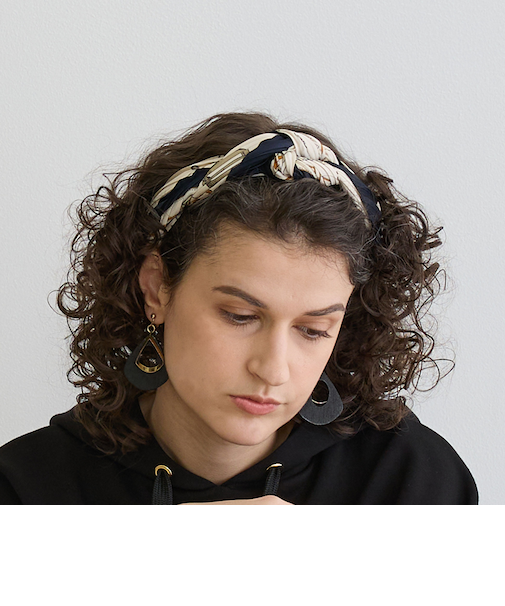 柄プリーツスカーフ