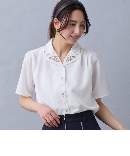 開襟刺繍ブラウス