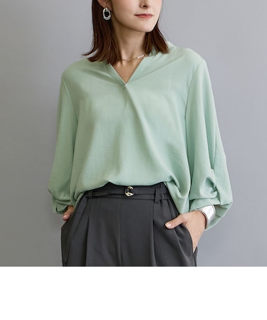 タックパフブラウス