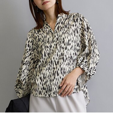 柄タックパフブラウス