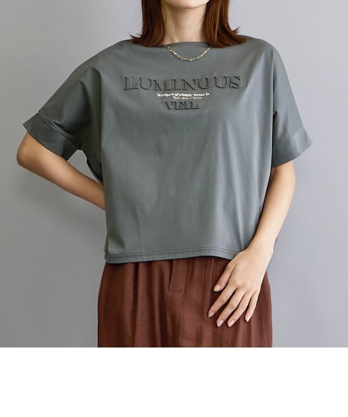 エンボスデザインTシャツ