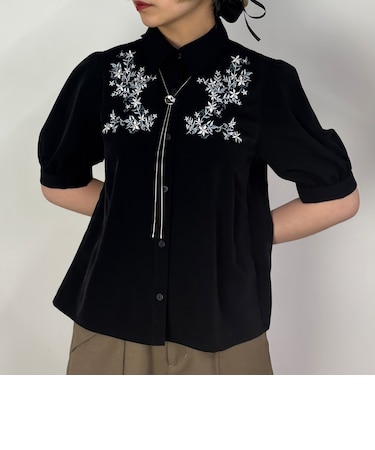 ボタニカル刺繍ブラウス