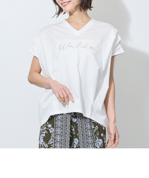 刺繍入りVネックプルオーバー