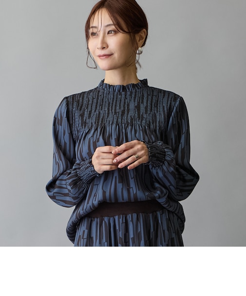 ブロックストライプ柄シャーリングブラウス