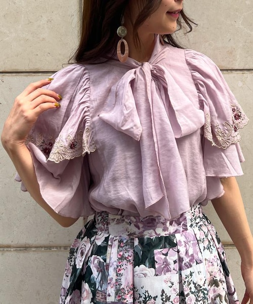 レース風刺繍入フリルBL｜アクシーズファム アウトレットの