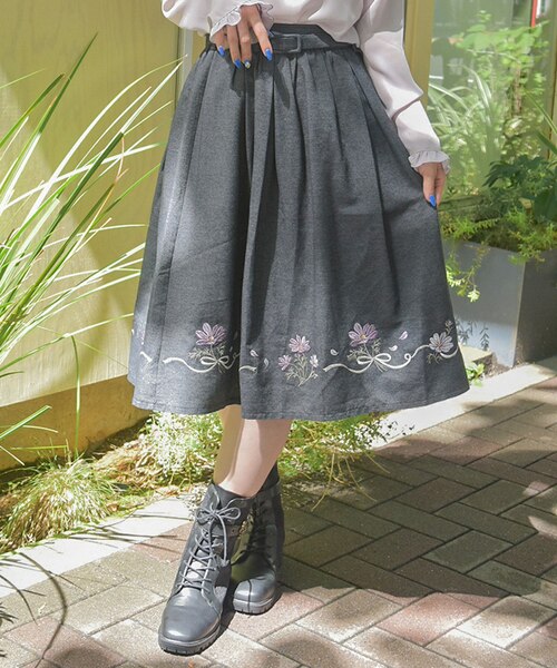 コスモス刺繍デニムスカート｜アクシーズファム アウトレットの