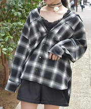 チェック柄ロングシャツ