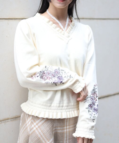 フラワー刺繍袖Ｖネックニット
