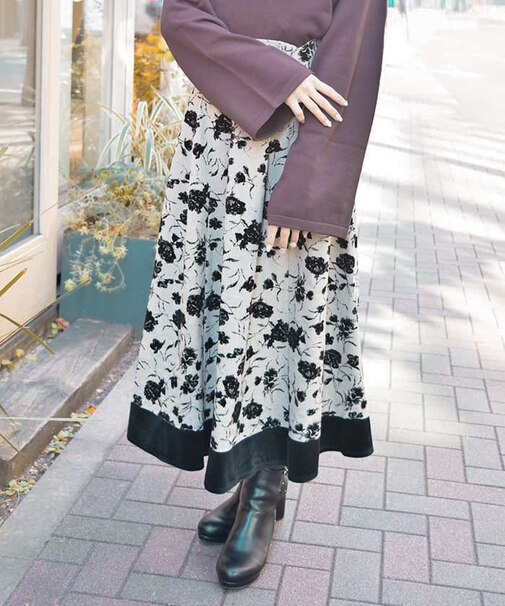 フロッキーフラワー柄ＳＫ