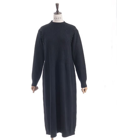 パール付ニットワンピース