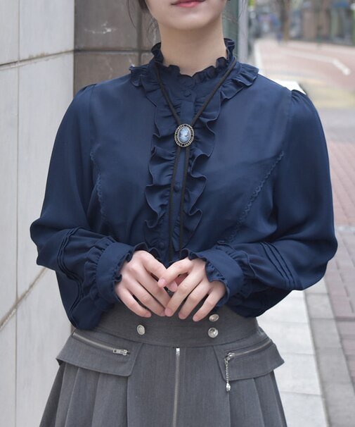 カメオループタイ付フリルＢＬ