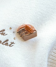 デリスショコラブローチピン