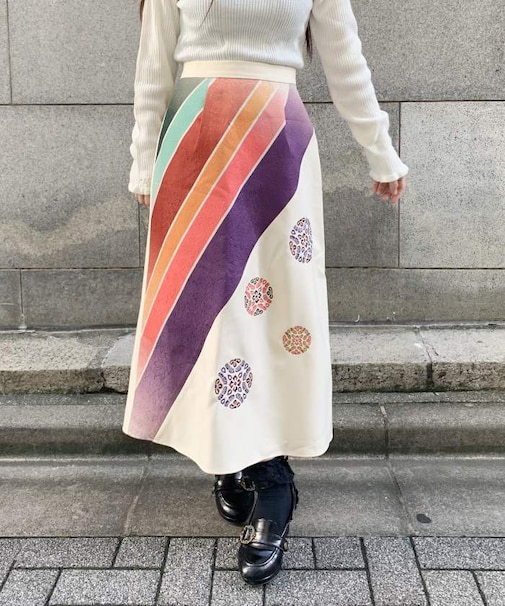 暈しボーダー×浮線綾刺繍ＳＫ