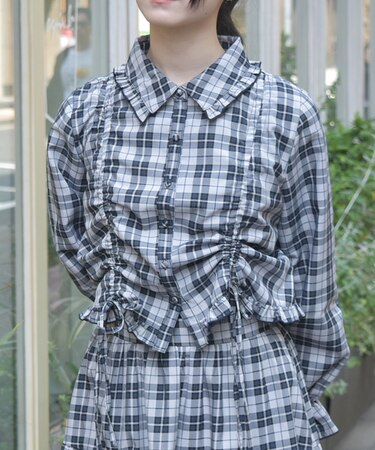 ショート丈ドロストブラウス