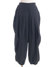 タック変形ビッグパンツ