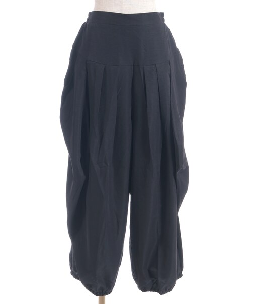 タック変形ビッグパンツ