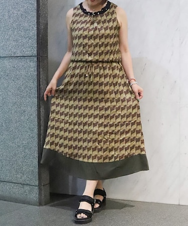 ねこ柄ブラウジングワンピース