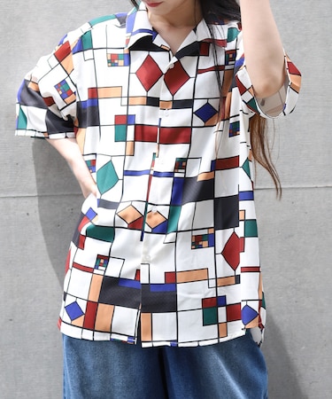 レトロステンドグラス柄シャツ