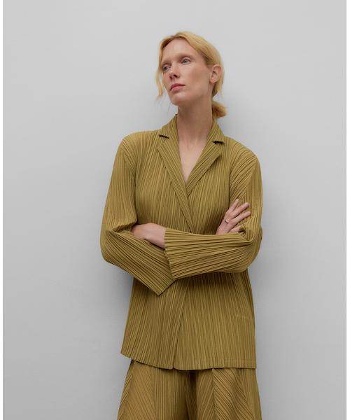 グリーンのクリンクルロングブレザー｜アドルフォドミンゲスの