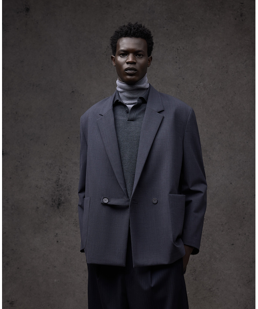 ダブルブレストのグレーブレザー