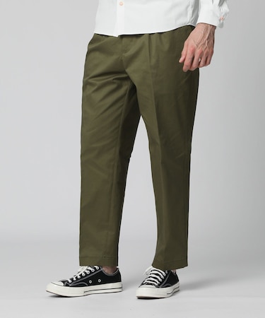 ストレッチ タックテーパード 　チノパンツ