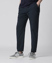 Think Fit ストレッチ 　テーパードパンツ